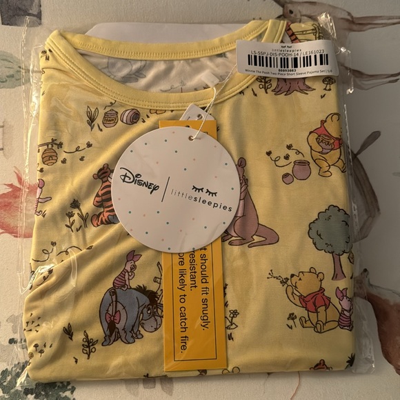 NIB Size 5/6 Winnie the Pooh little sleepies. - Picture 2 of 2